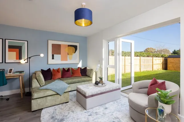 Southern Housing New Homes - Wings Wood