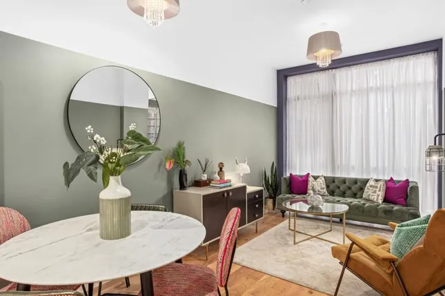 Southern Housing New Homes - Fount Spring Place