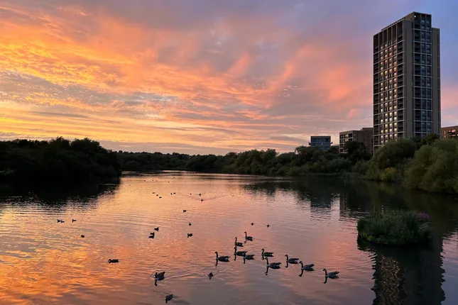 Barratt London - Hendon Waterside