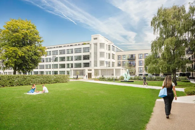 Barratt London - Hayes Village