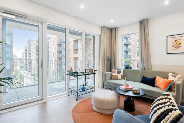 L&Q - Alexandra Gate