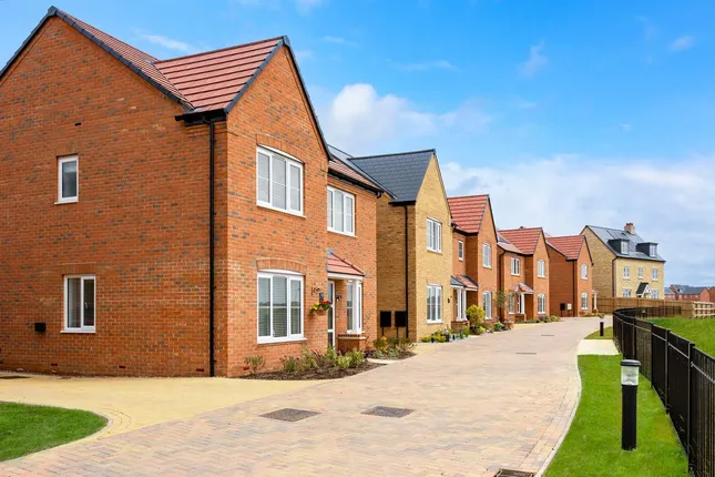 Bovis Homes - Priors Hall Park