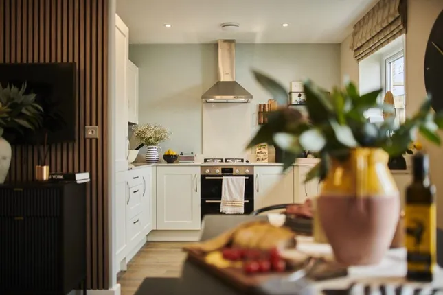 Crest Nicholson - Crest Nicholson at Branston Locks