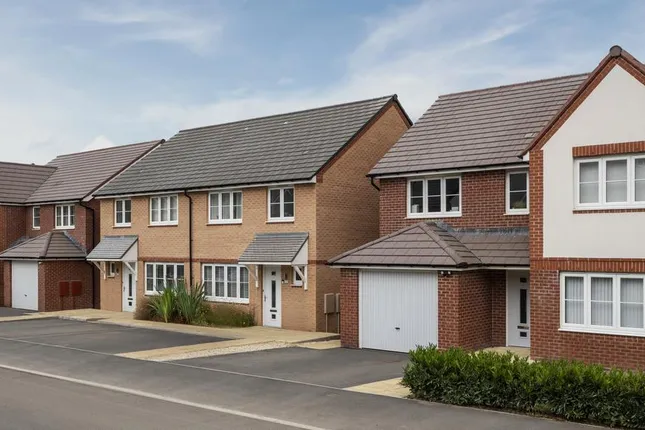Redrow - De Clare Gardens