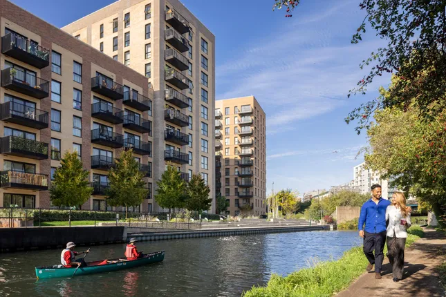 Barratt London - Hayes Village