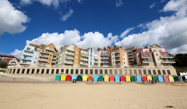 Two-bedroom flat on the seafront in Boscombe Spa