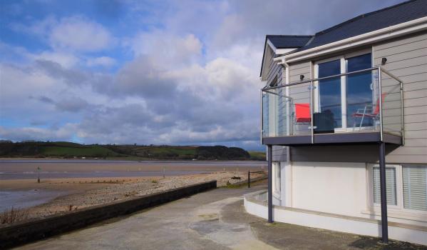 Three-bedroom waterfront terraced house in Ferryside