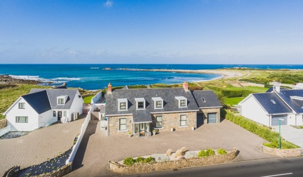 Four-bedroom detached house on the seafront in Guernsey