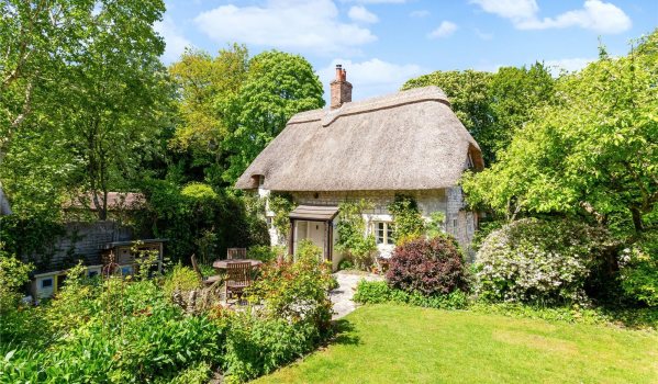 6 Picture Perfect Thatched Cottages For Sale Zoopla