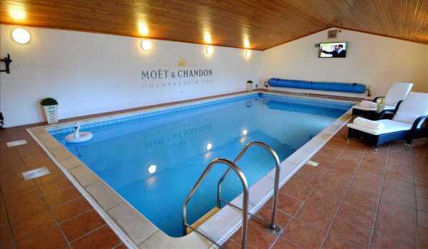 6 homes with swimming  pools for less than 500k Zoopla