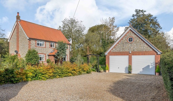 Garages And Gardens Top House Hunters Wish Lists In 2019 Zoopla